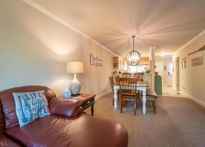 Riverfront Home Within Walking Distance Of Helen